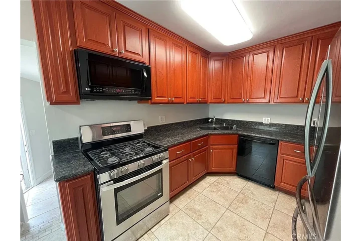$900 : Beautiful Home...LAKEWOOD,CA image 6