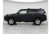 $30998 : Toyota 4Runner 2022 4x2 SR5 thumbnail