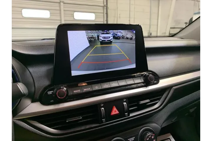 $18789 : Kia Forte 2020 FE 4dr Sedan image 6