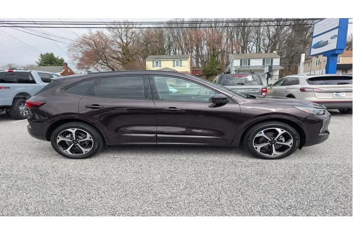 $28000 : Ford Escape 2023 AWD ST-Line image 7