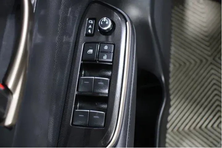 $38959 : Toyota Crown 2025 AWD Limite image 8