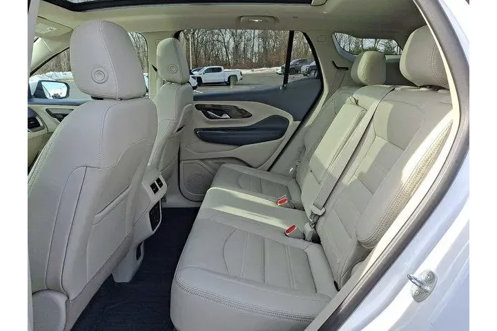 $28521 : GMC Terrain 2023 AWD Denali image 10