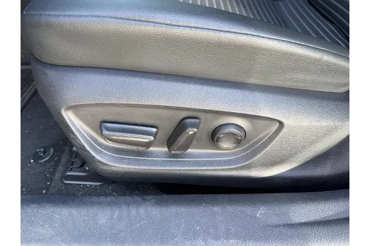 $27298 : Toyota Camry 2023 AWD SE 4dr image 9