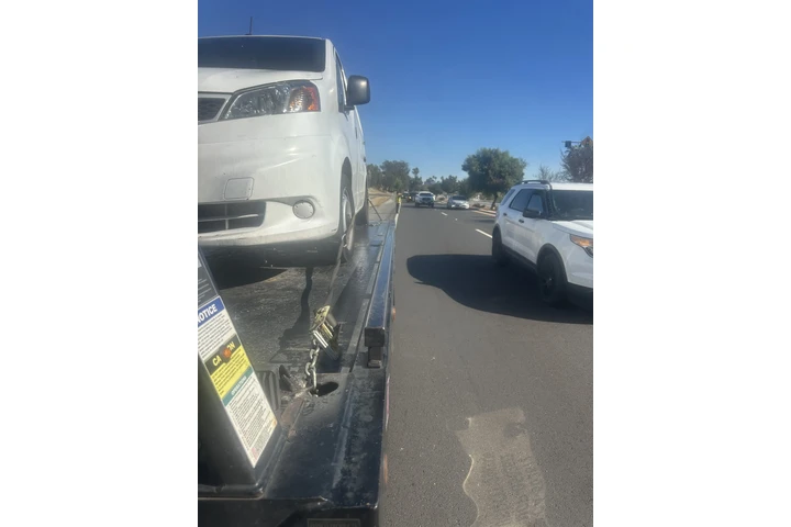 GRUA GRUA SAN FERNANDO VALLEY image 2