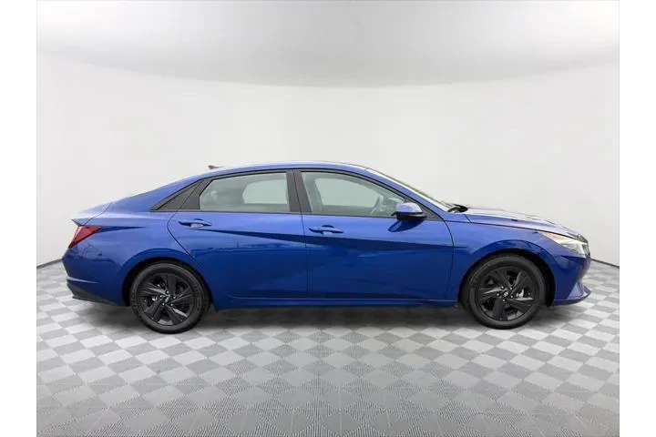 $17392 : Hyundai ELANTRA 2023 SEL 4dr image 4