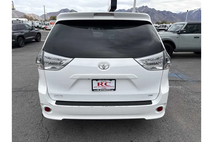 $20910 : 2017 Sienna SE image 5