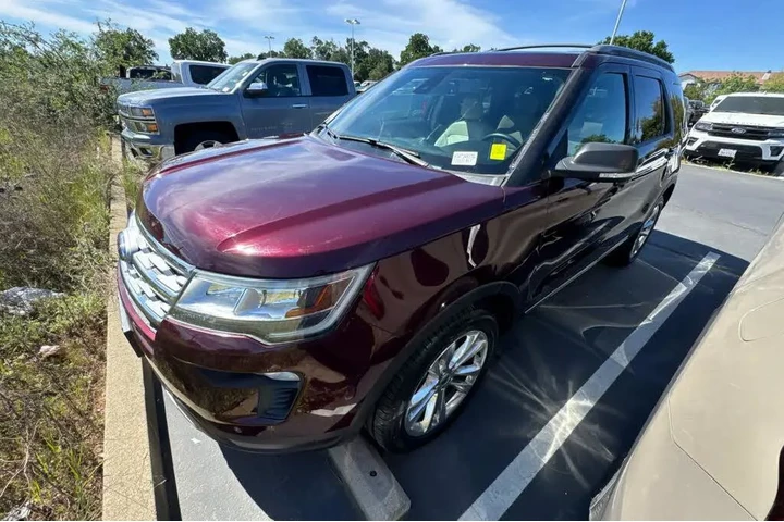 $21880 : Ford Explorer 2019 AWD XLT 4 image 1