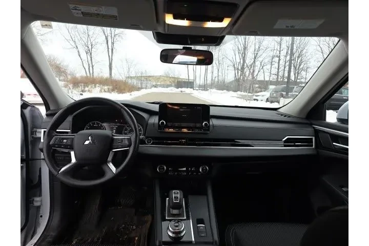 $19000 : Mitsubishi Outlander 2022 AW image 10