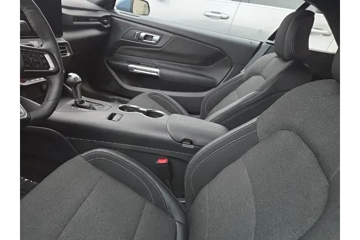 $31467 : Ford Mustang 2024 EcoBoost 2 image 3