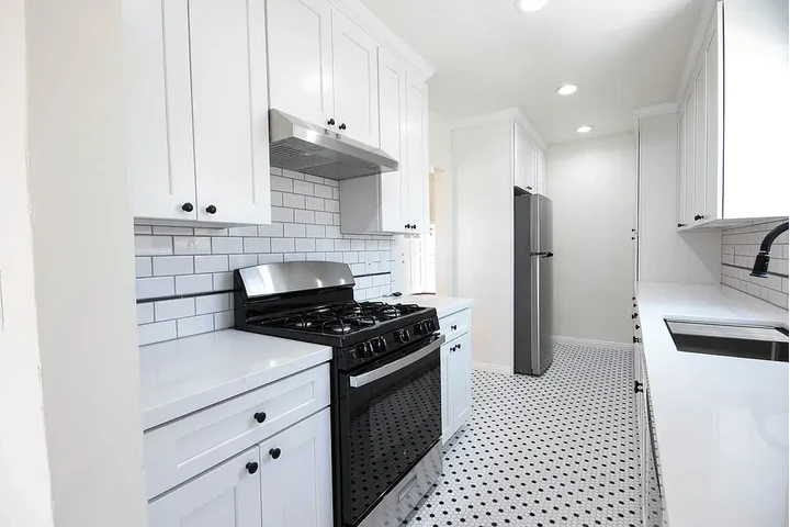 $1000 : Home Rent .. Orange, CA image 1