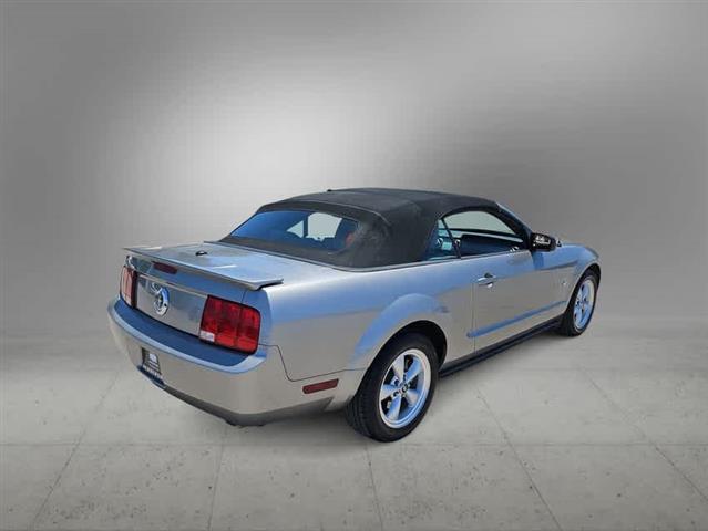 Pre-Owned 2008 Ford Mustang D image 8