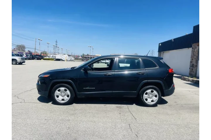 $5850 : 2014 Cherokee Sport image 6