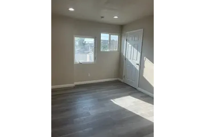 $1695 : LYNWOOD APTO. EN RENTA image 6