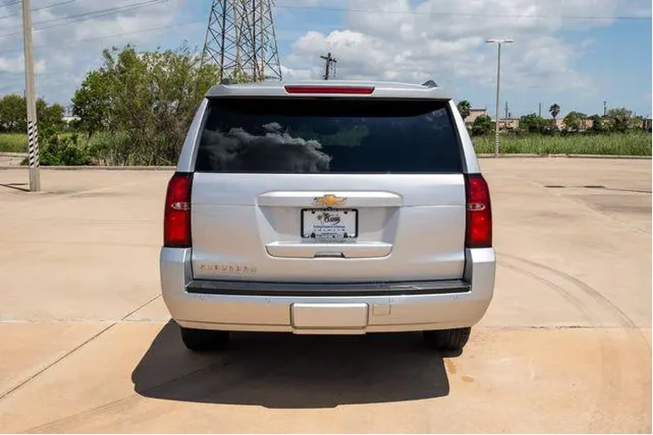 $23520 : Chevrolet Suburban 2019 4x4 image 3
