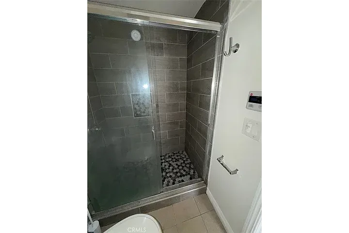 $1100 : 1BR Apartment for Rent – Los A image 2