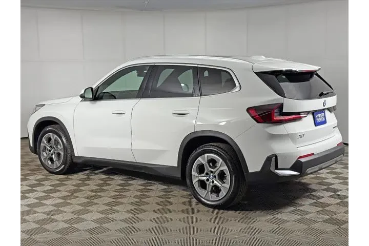 $27779 : BMW X1 2023 AWD xDrive28i 4d image 10