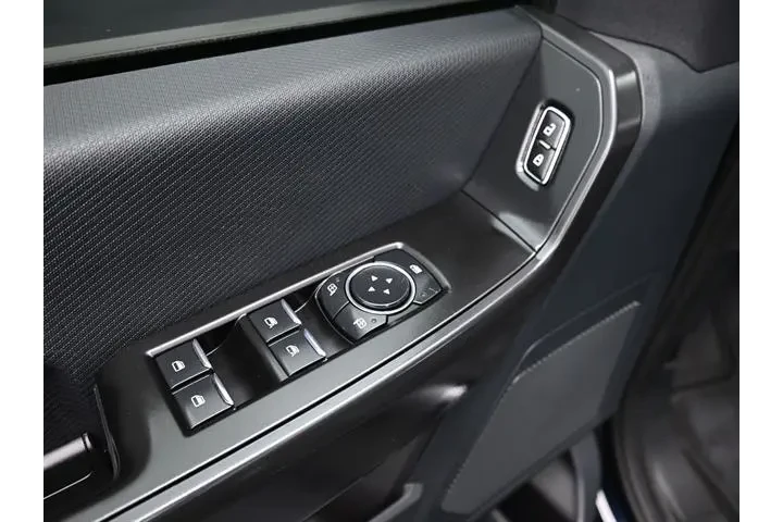 $31482 : Ford F-150 2023 4x2 XL 4dr S image 6