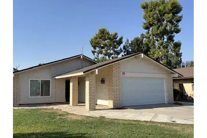 $1000 : move-in ready with gym and ful image 4