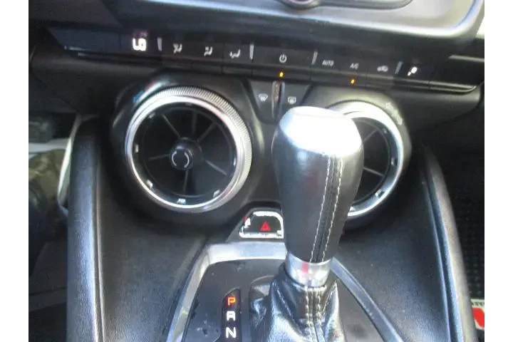 $22994 : Chevrolet Camaro 2021 LT 2dr image 10