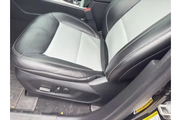 $27500 : Ford Explorer 2022 AWD XLT 4 image 4