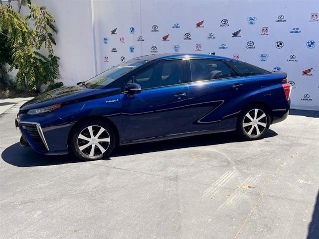 $9995 : Used 2019 Mirai Sedan for sal image 6