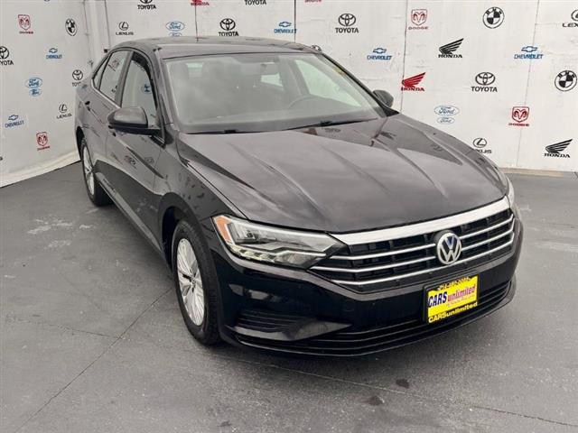 $14995 : Used 2019 Jetta R-Line Auto w image 1