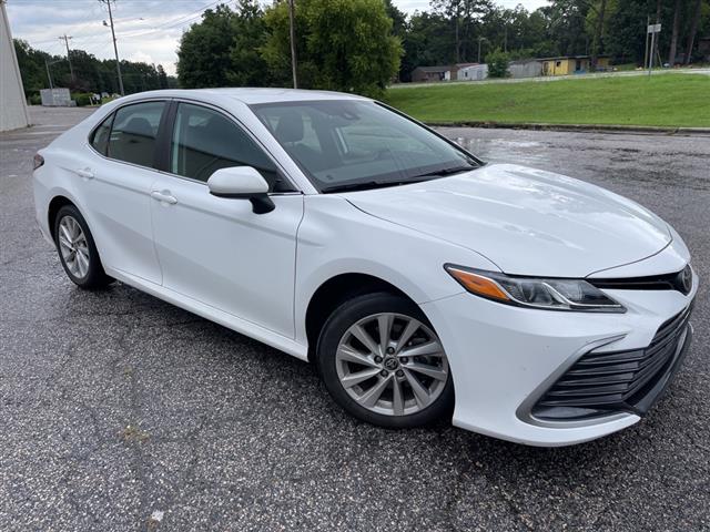 $23990 : PRE-OWNED 2022 TOYOTA CAMRY LE image 5