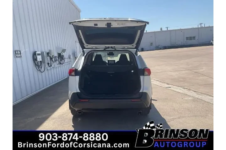 $36990 : Toyota RAV4 2024 XLE Premium image 10