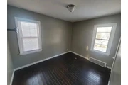 $900 : Private Home thumbnail