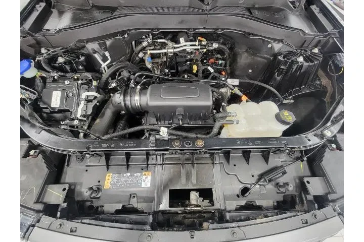 $33808 : Ford Explorer 2023 AWD XLT 4 image 9