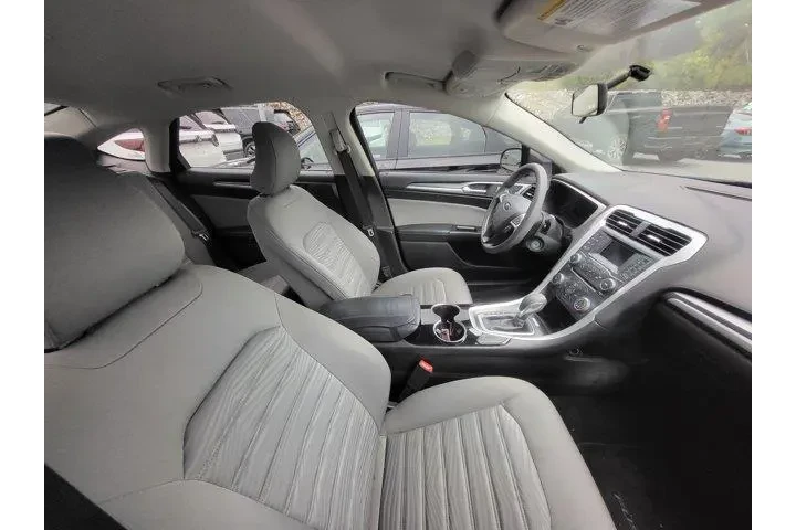 $9327 : Ford Fusion 2016 S 4dr Sedan image 8