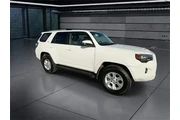 $33998 : Toyota 4Runner 2021 4x4 SR5 thumbnail