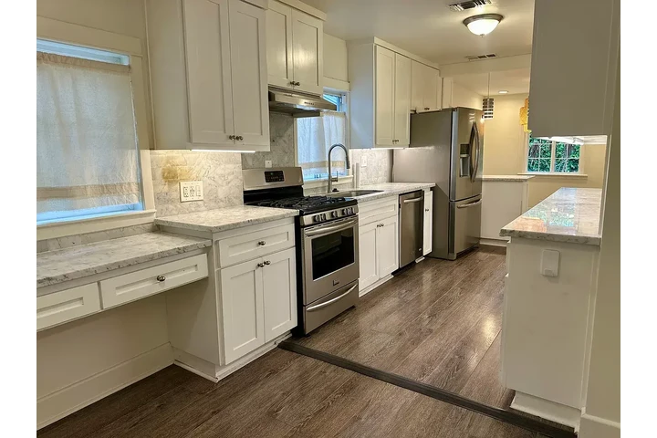 $900 : CASA CON ENCANTO !!! image 5