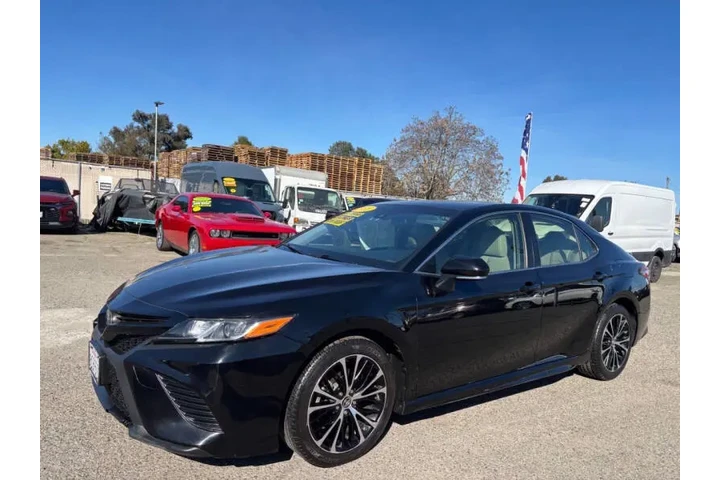 $13999 : 2018 Camry SE image 4