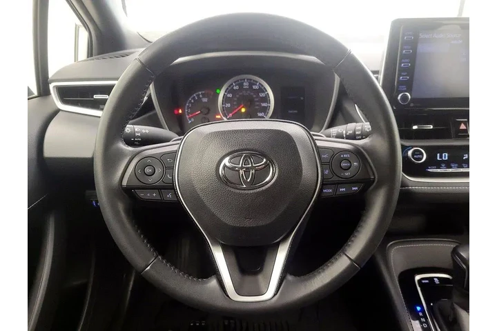 $22998 : Toyota Corolla Hatchback 202 image 10