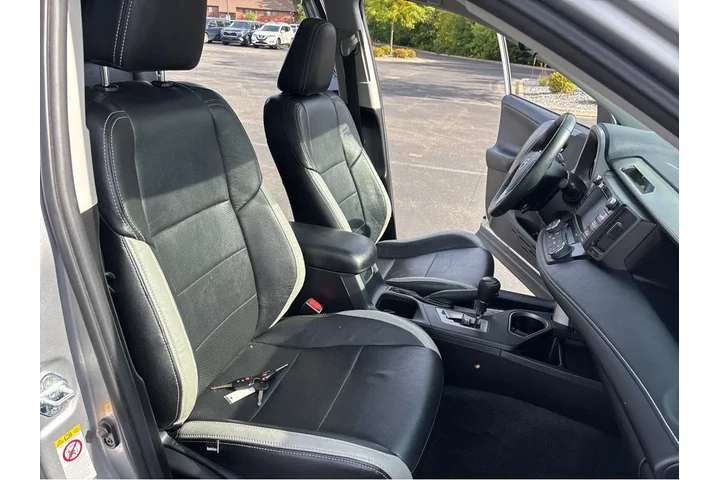 $20000 : Silver Certified2017 RAV4 XLE image 5