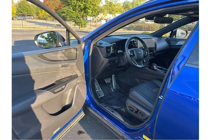 $38000 : 2022 NX F SPORT Handling image 2
