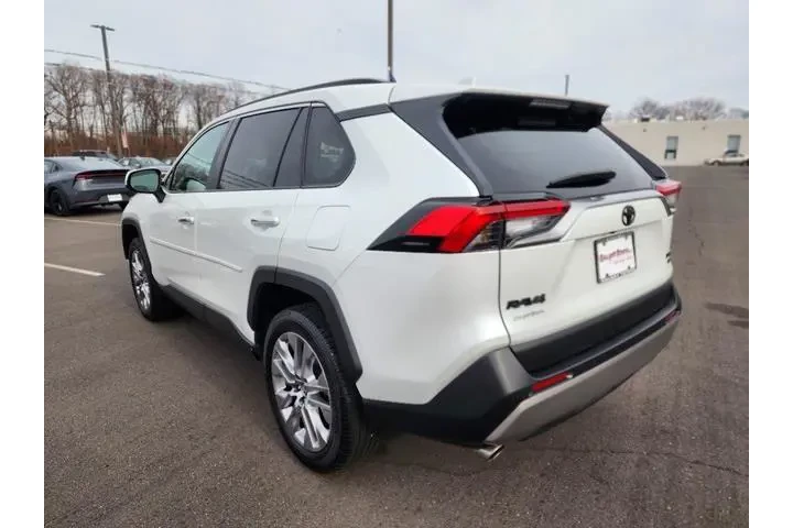 $34499 : Toyota RAV4 2023 AWD Limited image 5