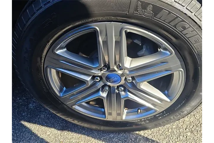 $30990 : Ford F-150 2019 4x2 Lariat 4 image 7