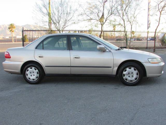 $5995 : 2000 Accord LX image 3