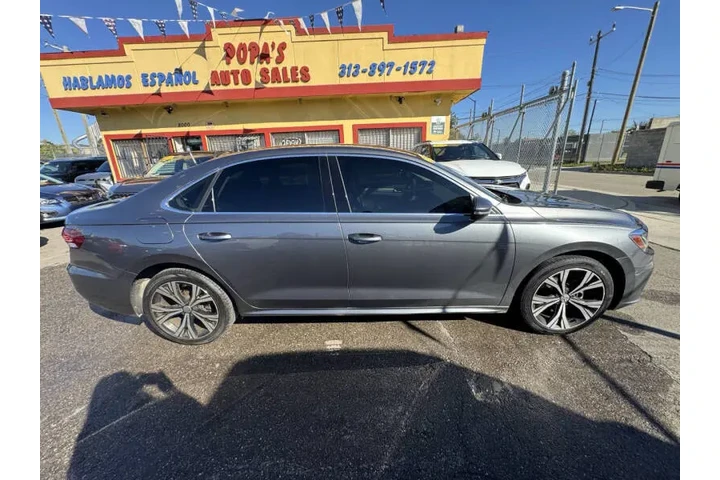 $16995 : 2021 Passat SE image 9