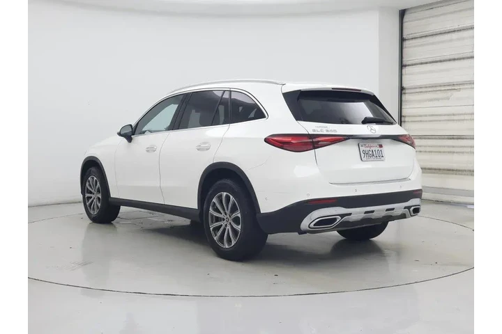 $31998 : Mercedes-Benz GLC 2023 GLC 3 image 2