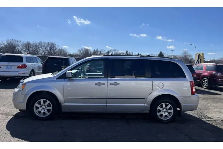$5995 : 2010 Town and Country Touring image 9