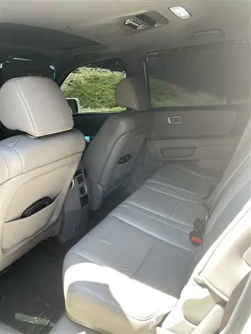 $8000 : 2012 Honda Pilot EX-L image 6
