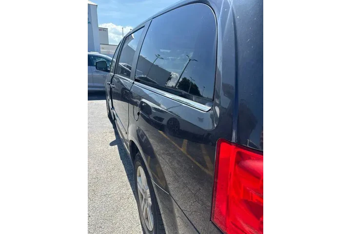 $2990 : Dodge Grand Caravan 2012 Cre image 10