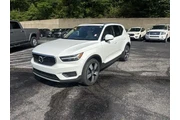 $17690 : Volvo XC40 2019 T4 Momentum thumbnail