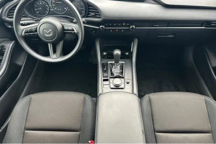 $21700 : Mazda Mazda3 Sedan 2025 2.5 image 6