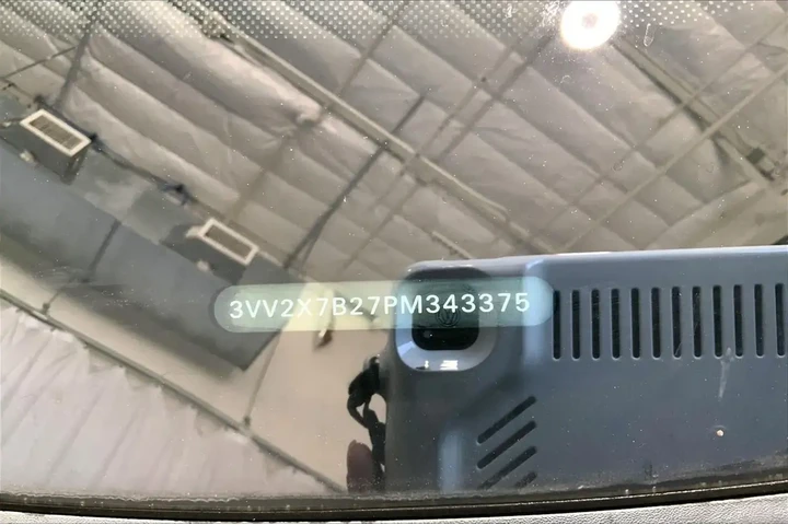 $22540 : Volkswagen Taos 2023 AWD SEL image 8