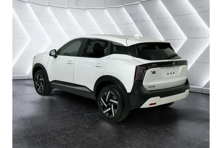 $20891 : Nissan Kicks 2025 SV 4dr Cro image 6