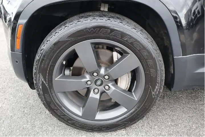 $37989 : Land Rover Defender 2020 AWD image 9